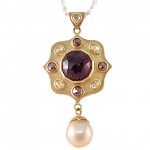 Rose cut garnet (cut by Lisa Elser), red and colourless rose cut diamonds, golden South Sea pearl set in 18 kt. gold