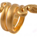 18 kt. gold snake ring